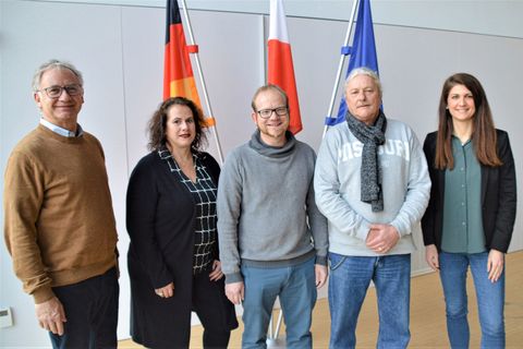 Das Integrationsteam: Sandra Musaraganyi, Matthias Lajer und Michael Swafford (Mitte, v. l.)